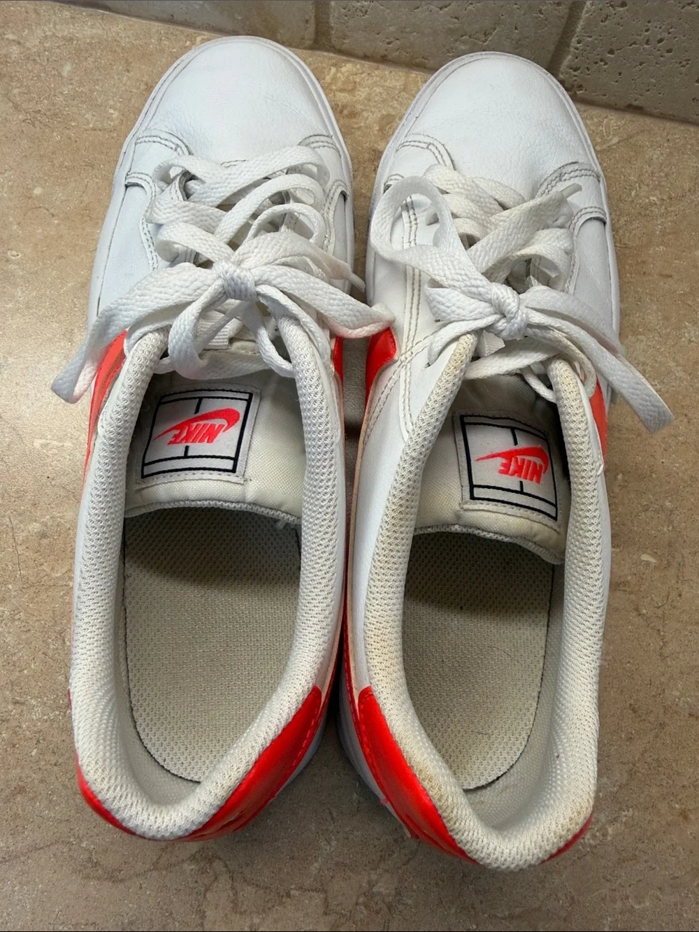 Nike Women’s 9.5 Shoes
